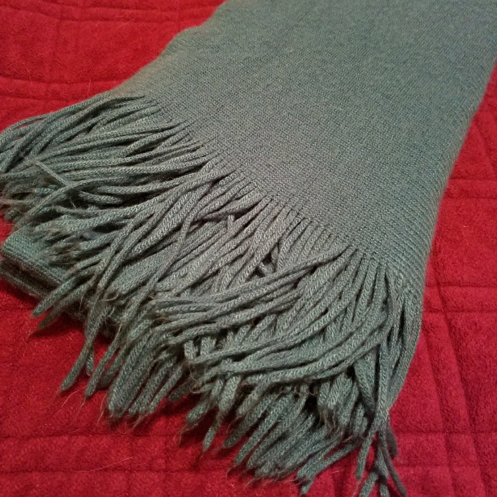 Knit scarf